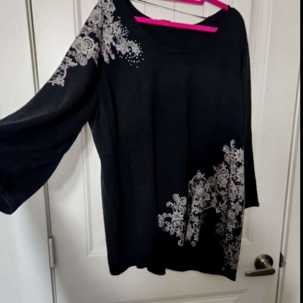 SOLD:  Black SUPER SOFT sweater